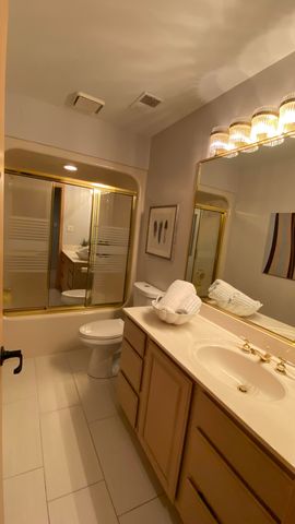 2480 E Lakeshore Drive, Crown Point, IN 46307