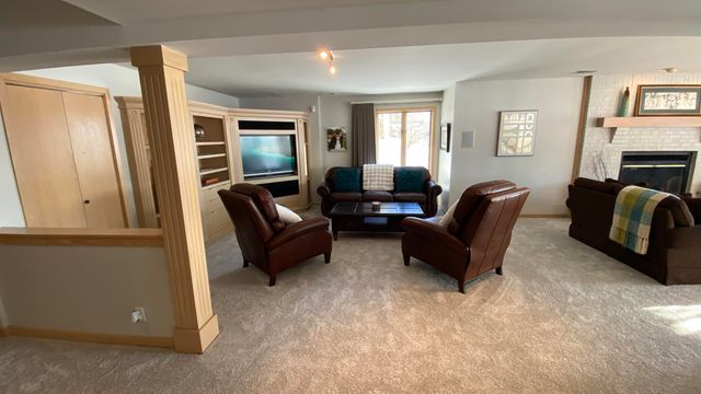 2480 E Lakeshore Drive, Crown Point, IN 46307