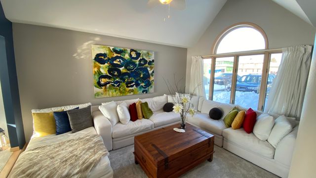 2480 E Lakeshore Drive, Crown Point, IN 46307