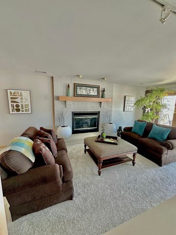 2480 E Lakeshore Drive, Crown Point, IN 46307