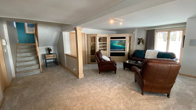 2480 E Lakeshore Drive, Crown Point, IN 46307