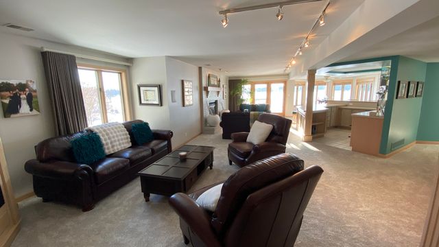 2480 E Lakeshore Drive, Crown Point, IN 46307