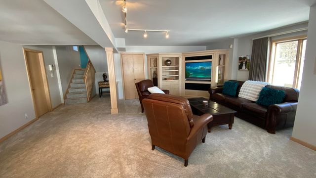 2480 E Lakeshore Drive, Crown Point, IN 46307