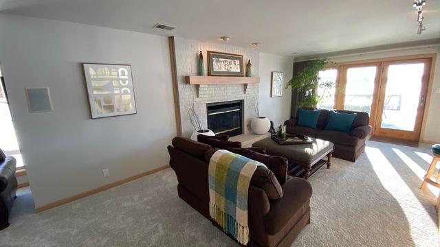 2480 E Lakeshore Drive, Crown Point, IN 46307