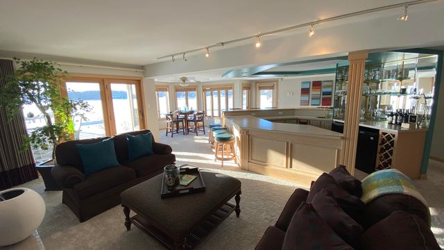 2480 E Lakeshore Drive, Crown Point, IN 46307