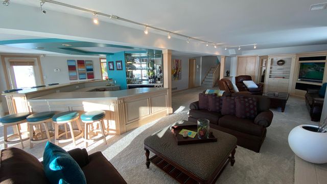 2480 E Lakeshore Drive, Crown Point, IN 46307