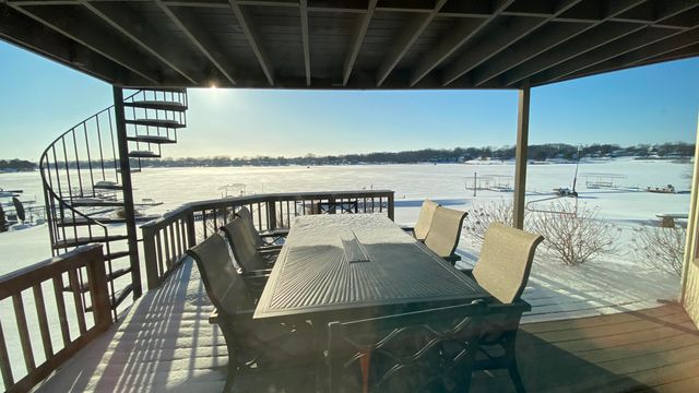 2480 E Lakeshore Drive, Crown Point, IN 46307