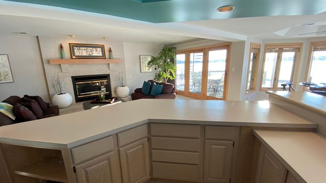 2480 E Lakeshore Drive, Crown Point, IN 46307