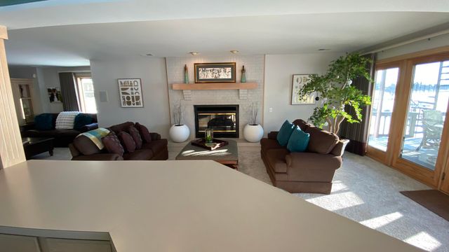 2480 E Lakeshore Drive, Crown Point, IN 46307