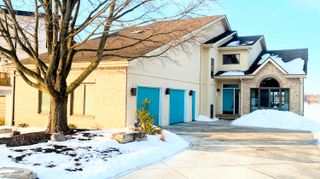 2480 E Lakeshore Drive, Crown Point, IN 46307