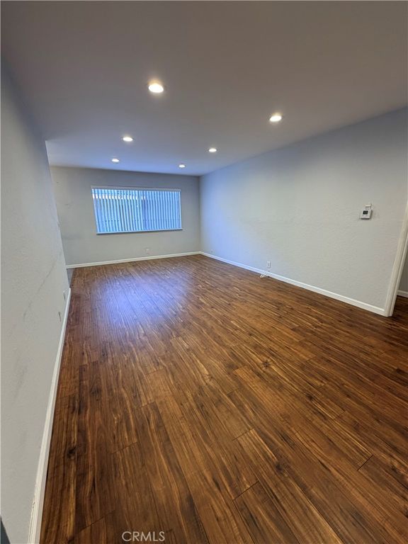 Image 16 of property listing at 377 W California 27, Glendale, CA 91203