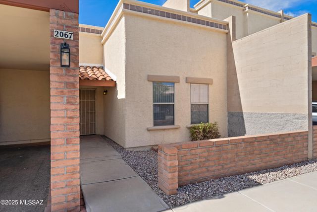 2067 W Cadbury Court, Tucson, AZ 85713