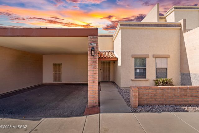 2067 W Cadbury Court, Tucson, AZ 85713