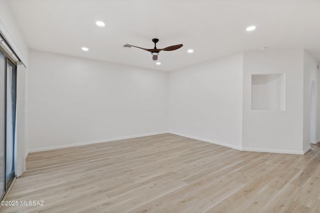 2067 W Cadbury Court, Tucson, AZ 85713