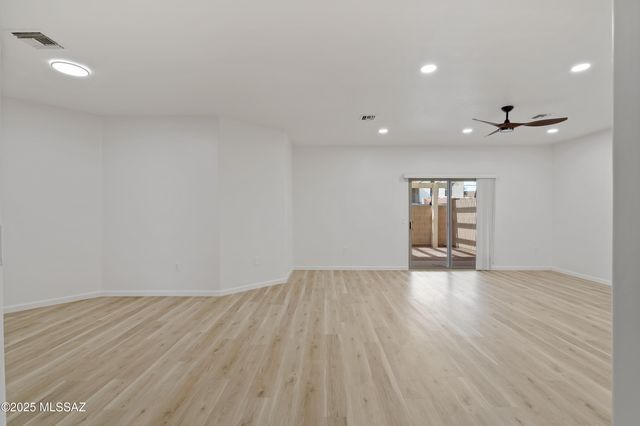 2067 W Cadbury Court, Tucson, AZ 85713