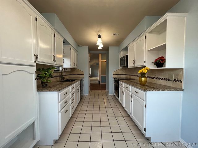 6224 E 49th Street, Tulsa, OK 74135