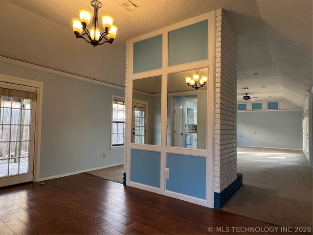 6224 E 49th Street, Tulsa, OK 74135