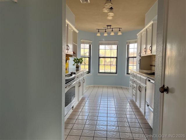 6224 E 49th Street, Tulsa, OK 74135