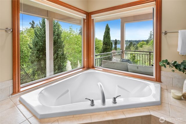 6317 NE 138th Place, Kirkland, WA 98034
