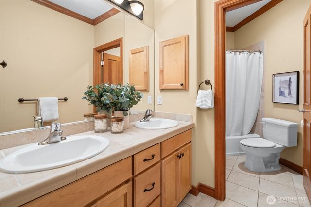 6317 NE 138th Place, Kirkland, WA 98034