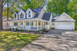 6908 Club House Drive E, Morton Twp, MI 49346