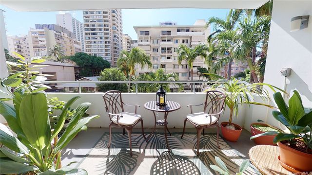 430 Kaiolu Street 308, Honolulu, HI 96815