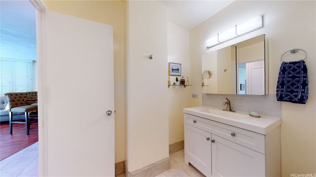 430 Kaiolu Street 308, Honolulu, HI 96815