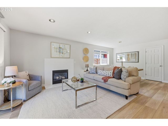 1333 Ne JUNIOR St, Portland, OR 97211