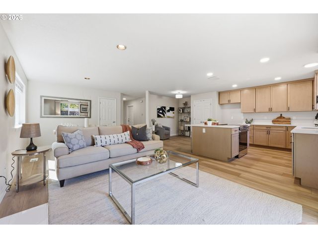 1333 Ne JUNIOR St, Portland, OR 97211
