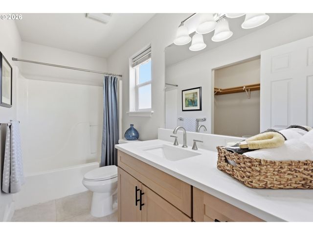 1333 Ne JUNIOR St, Portland, OR 97211