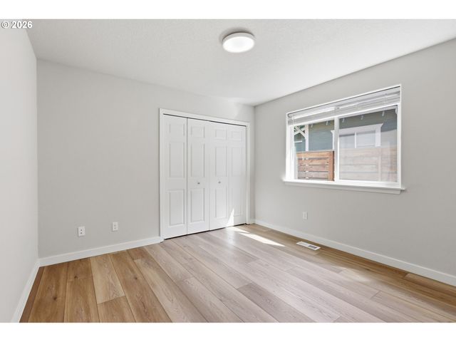 1333 Ne JUNIOR St, Portland, OR 97211