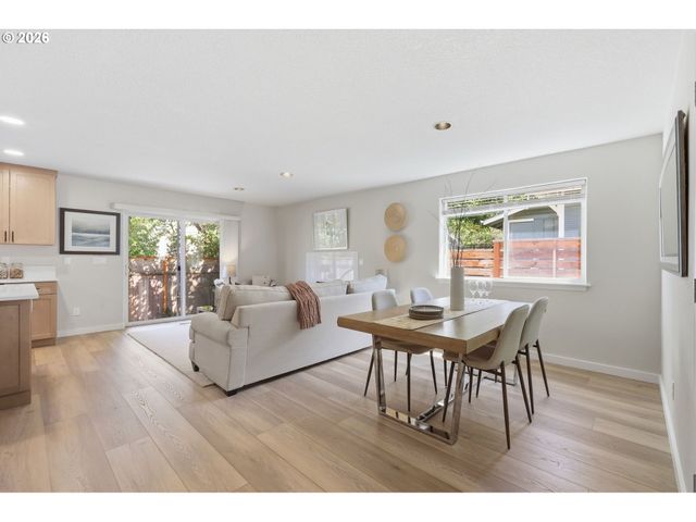 1333 Ne JUNIOR St, Portland, OR 97211