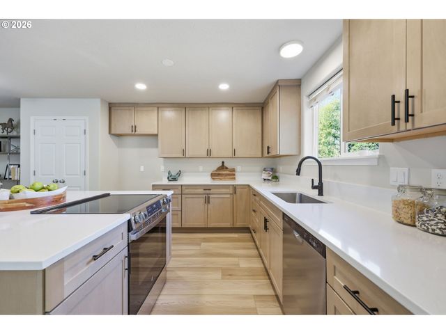 1333 Ne JUNIOR St, Portland, OR 97211