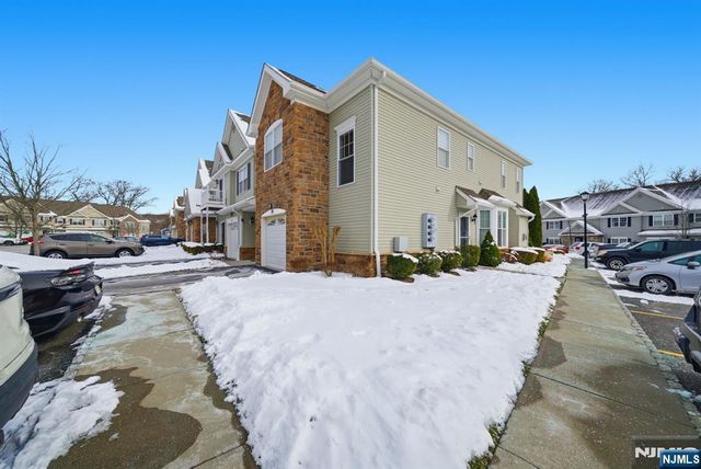 23 Dogwood Lane, Wanaque, NJ 07420