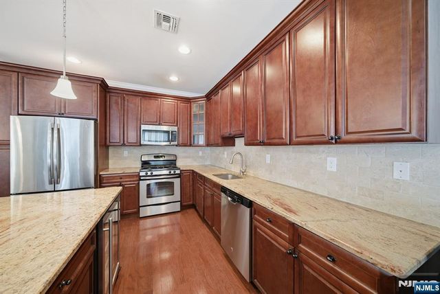 23 Dogwood Lane, Wanaque, NJ 07420