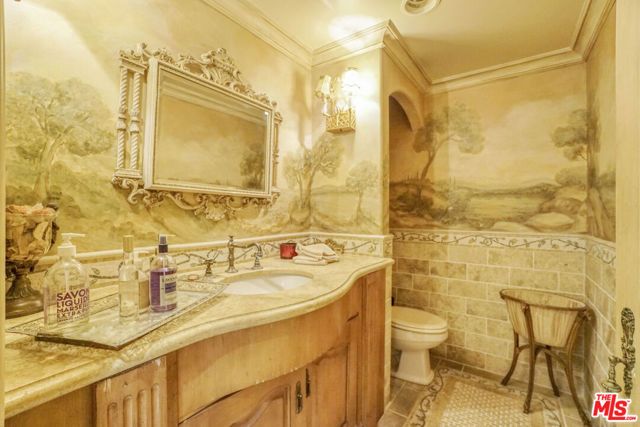 821 N Whittier Drive, Beverly Hills, CA 90210