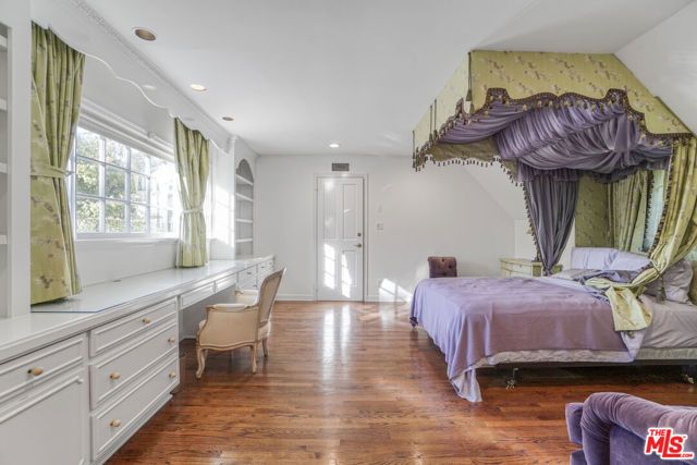 821 N Whittier Drive, Beverly Hills, CA 90210