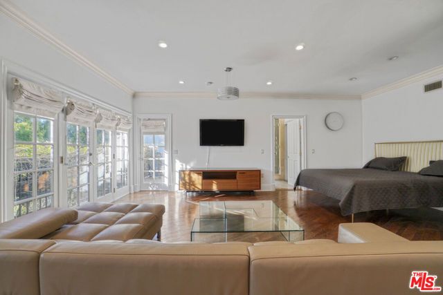 821 N Whittier Drive, Beverly Hills, CA 90210