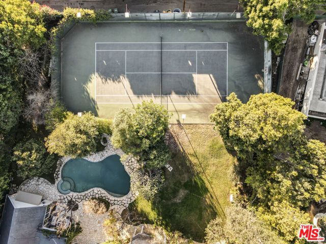 821 N Whittier Drive, Beverly Hills, CA 90210