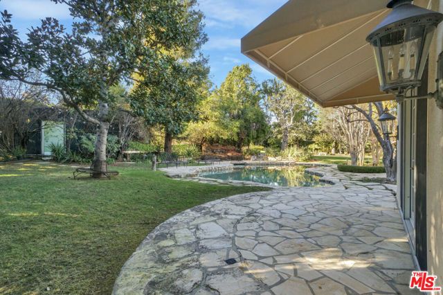 821 N Whittier Drive, Beverly Hills, CA 90210