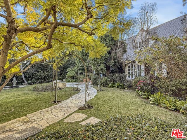 821 N Whittier Drive, Beverly Hills, CA 90210