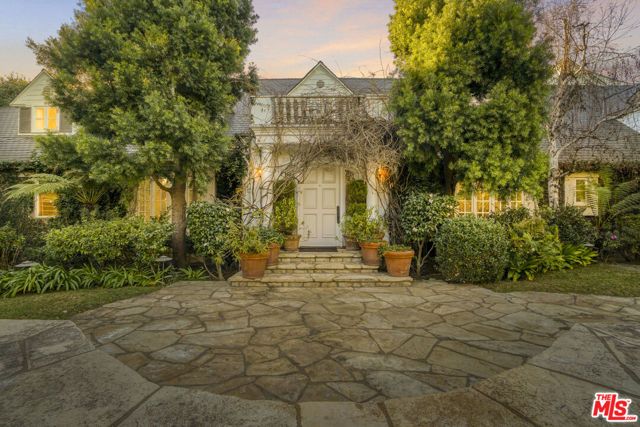 821 N Whittier Drive, Beverly Hills, CA 90210