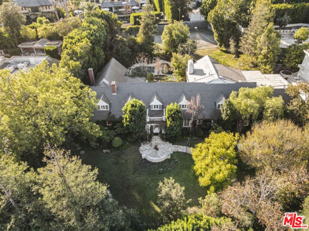 821 N Whittier Drive, Beverly Hills, CA 90210