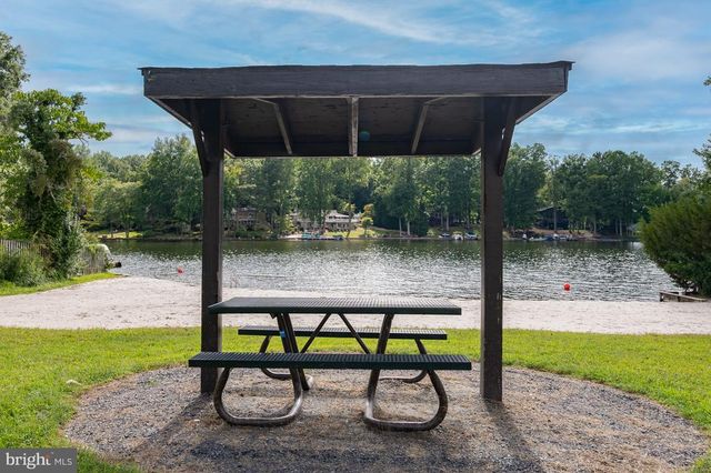 205 MONUMENT RD, Locust Grove, VA 22508