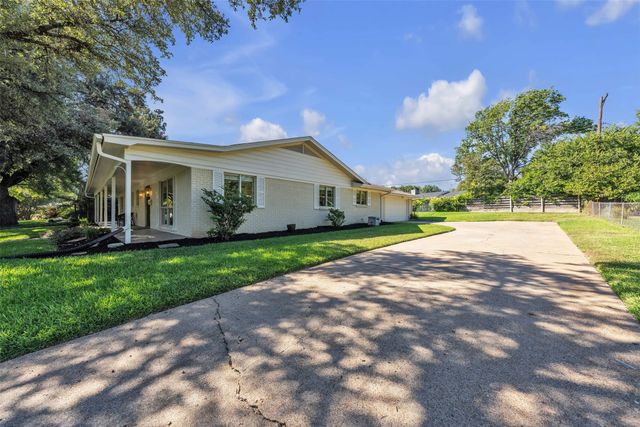 4408 Hildring Drive E, Fort Worth, TX 76109