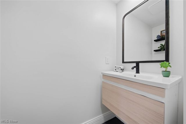 6097 Reno Drive, Louisville, OH 44641