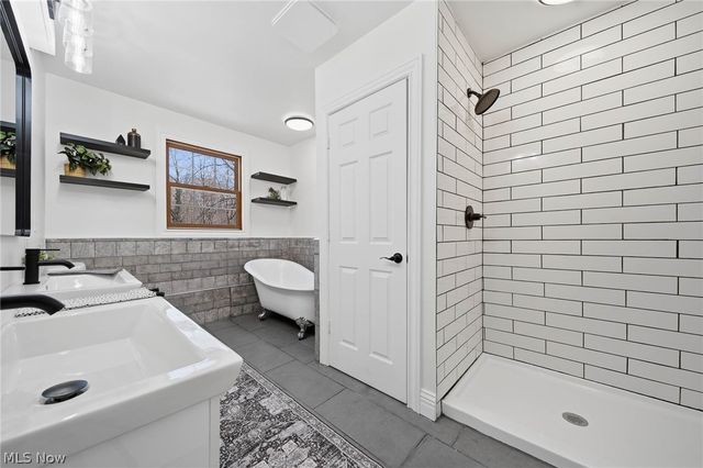 6097 Reno Drive, Louisville, OH 44641