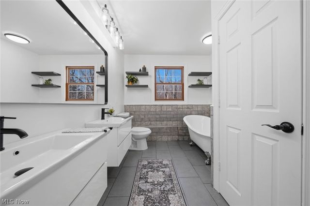 6097 Reno Drive, Louisville, OH 44641