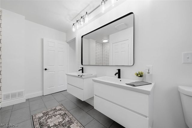 6097 Reno Drive, Louisville, OH 44641