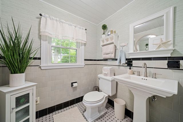 11 Boles Rd, Marshfield, MA 02050